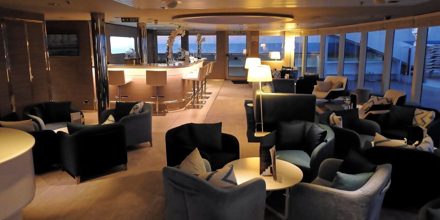 Salón panorámico de proa