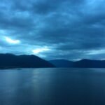 Sognefjorden al amanecer