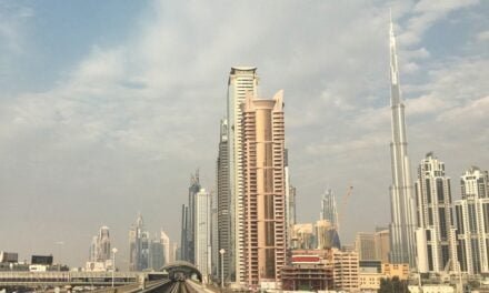 Escala (aérea) en Dubai