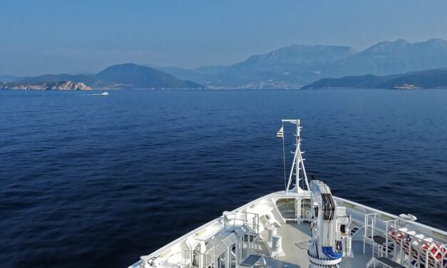 Navegando por las Bocas de Kotor