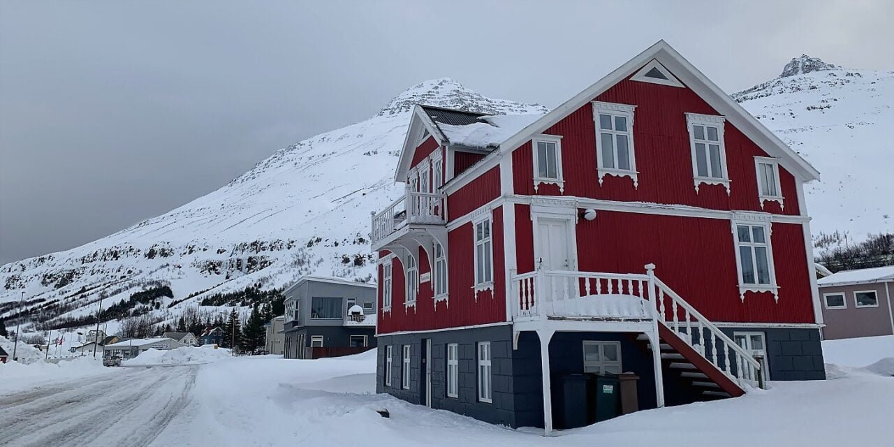 Día de invierno en Seyðisfjörður