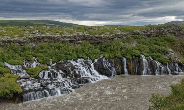 Hraunfossar y Barnafoss