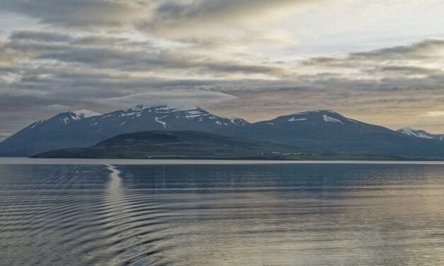 Navegando por el Eyjafjörður