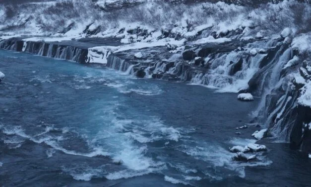 Hraunfossar y Barnafoss en invierno