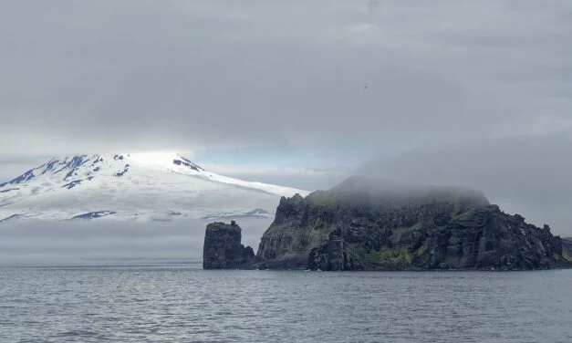 Kvalrossbukta, una escala en Jan Mayen