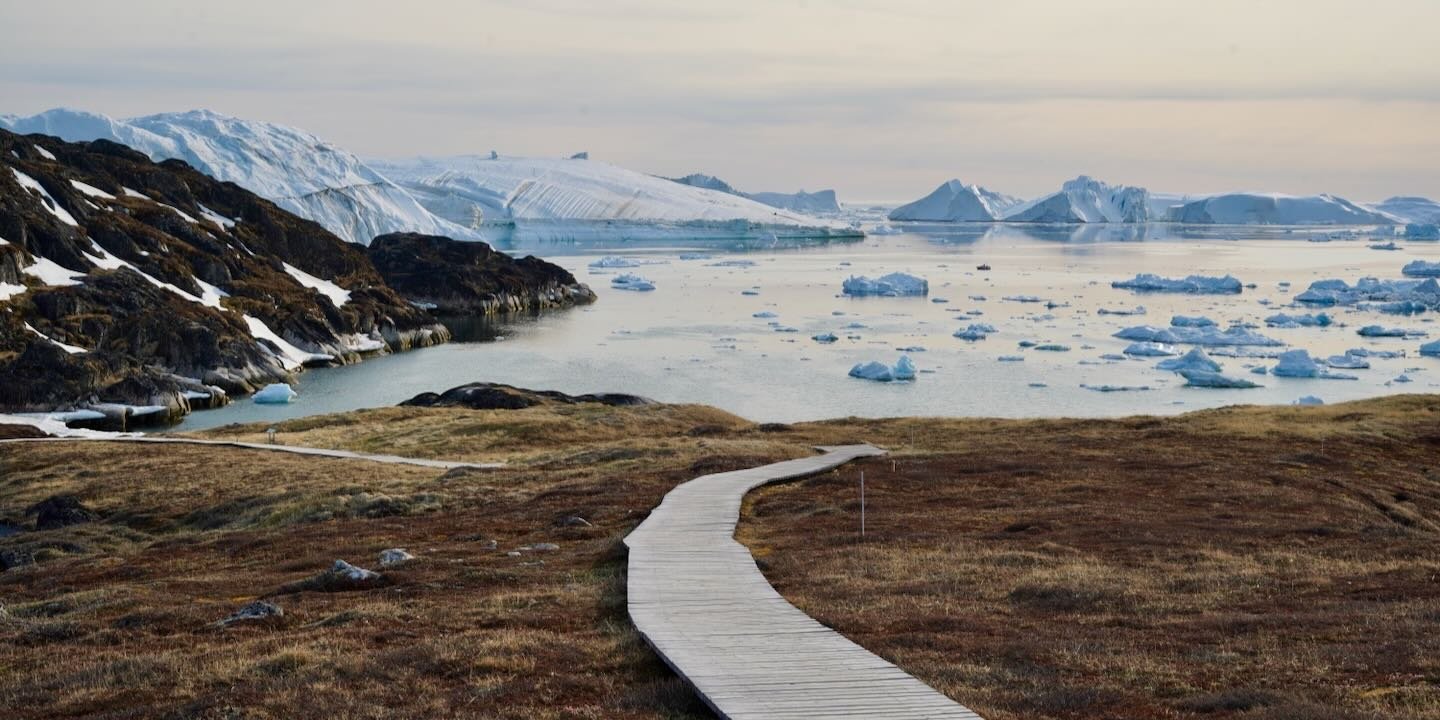 Comienza el atardecer en Sermermiut