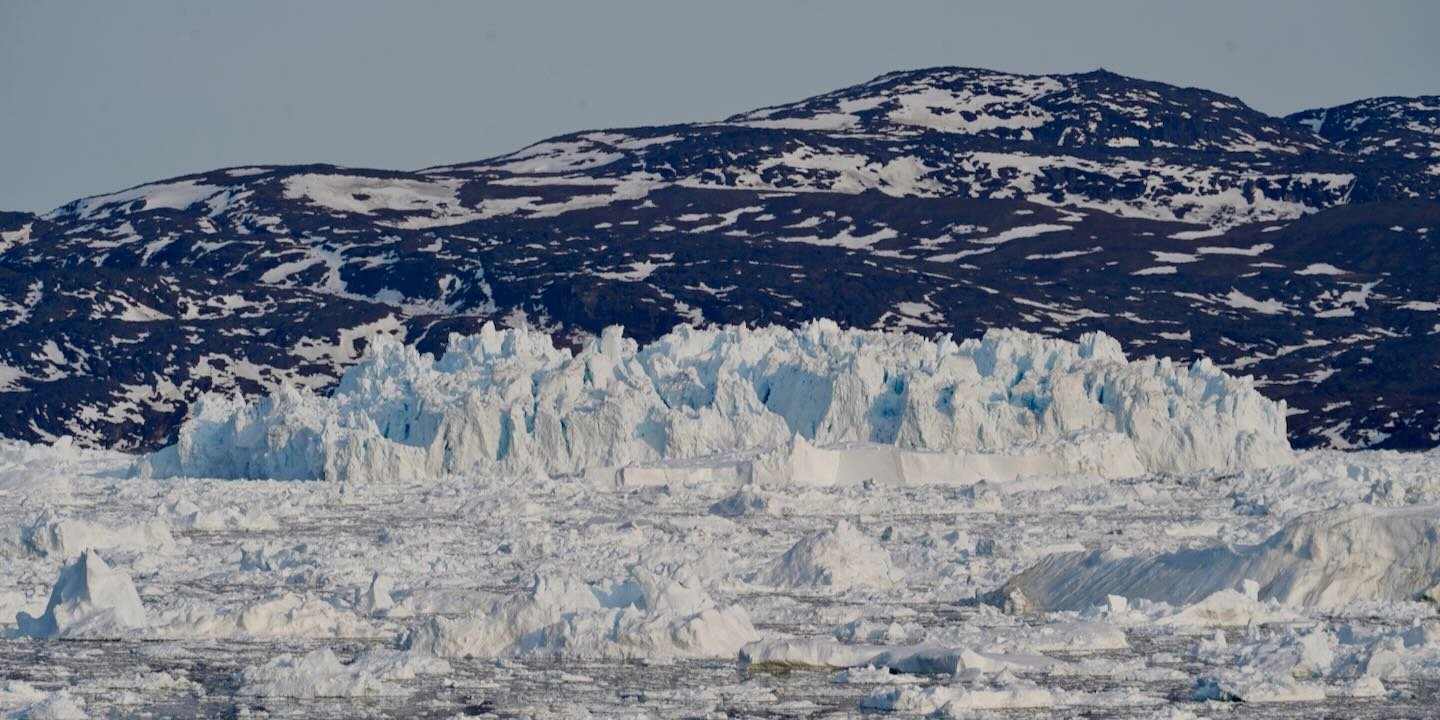Un gran iceberg en el Kangia