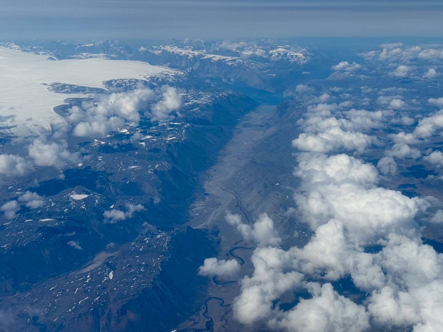 Sobrevolando el Sarfartooq