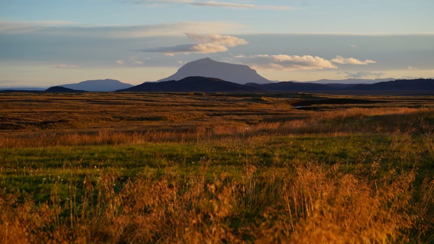 Herðubreið al atardecer