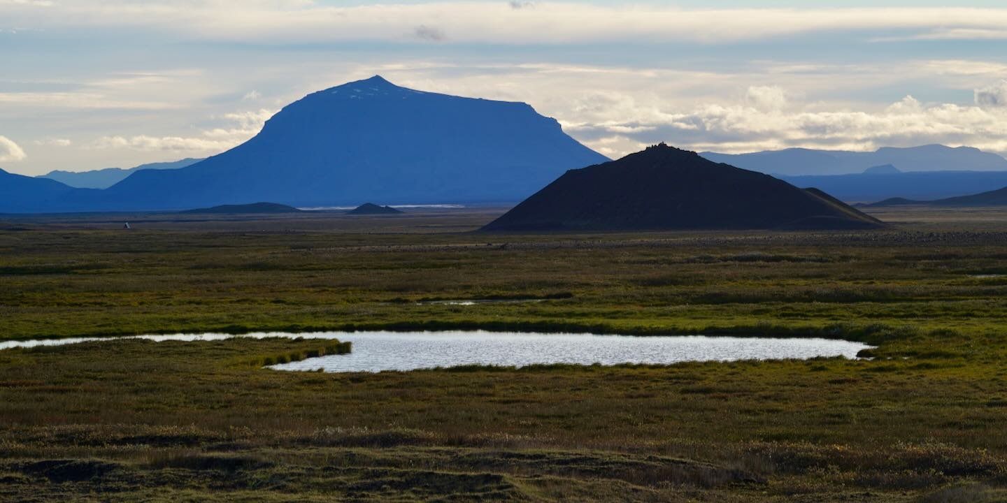 Herðubreið sobre el horizonte