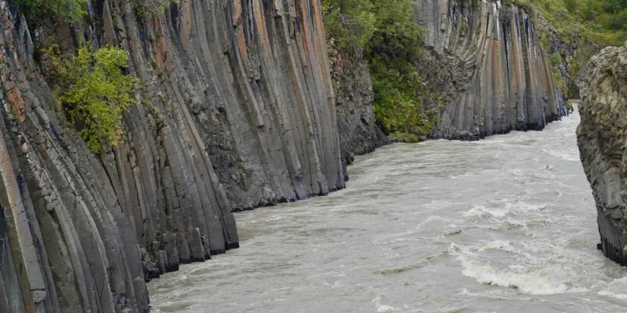 Una excursión a Stuðlagil