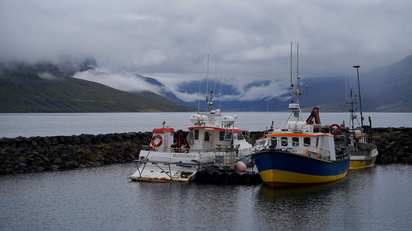 En el puerto de Brekka