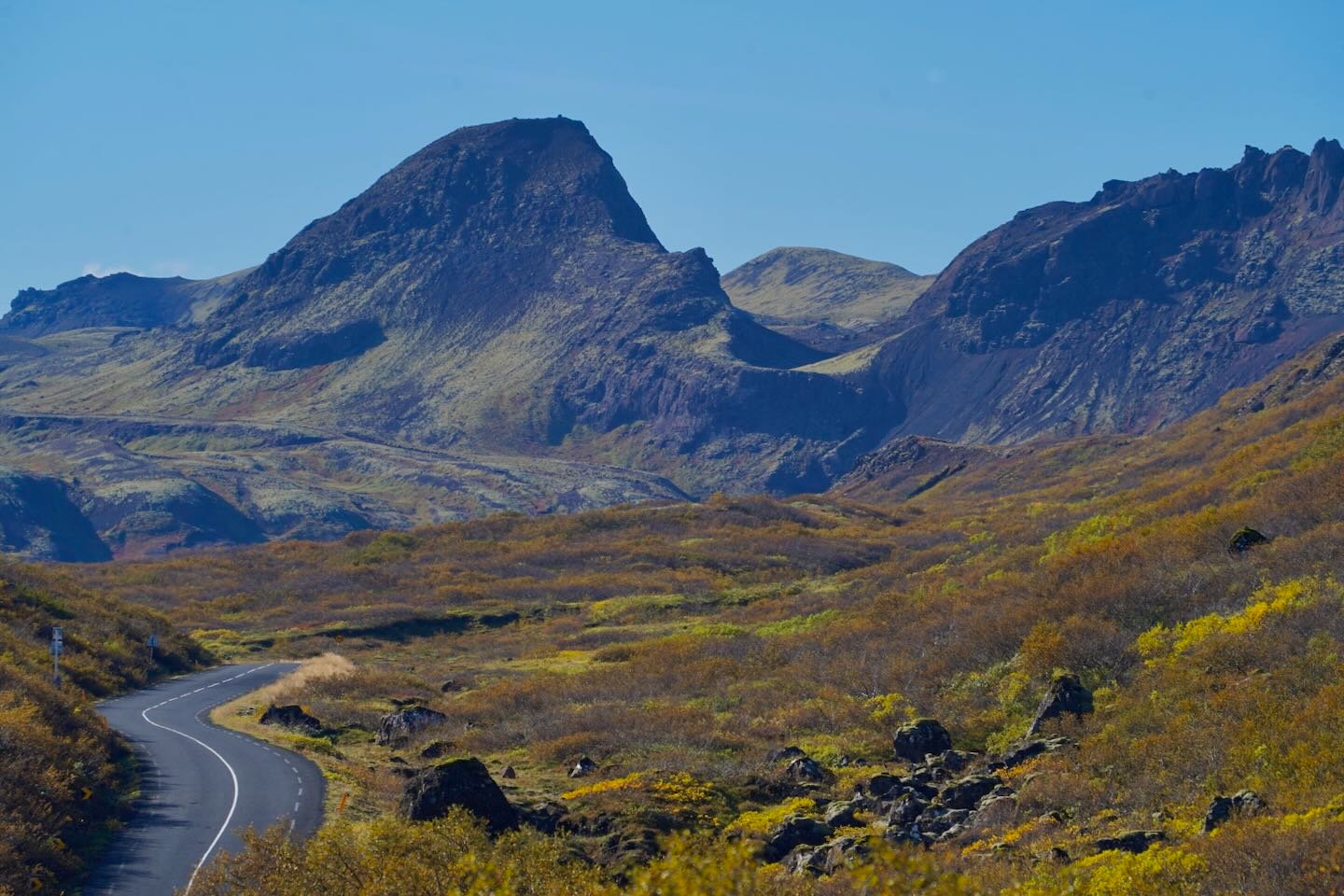 Grafningsvegur efri cerca del desvío de Nesjavallaleið